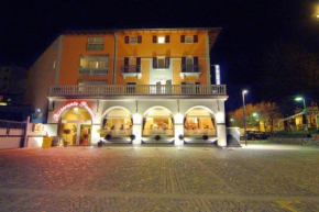  Hotel Bernina  Тирано